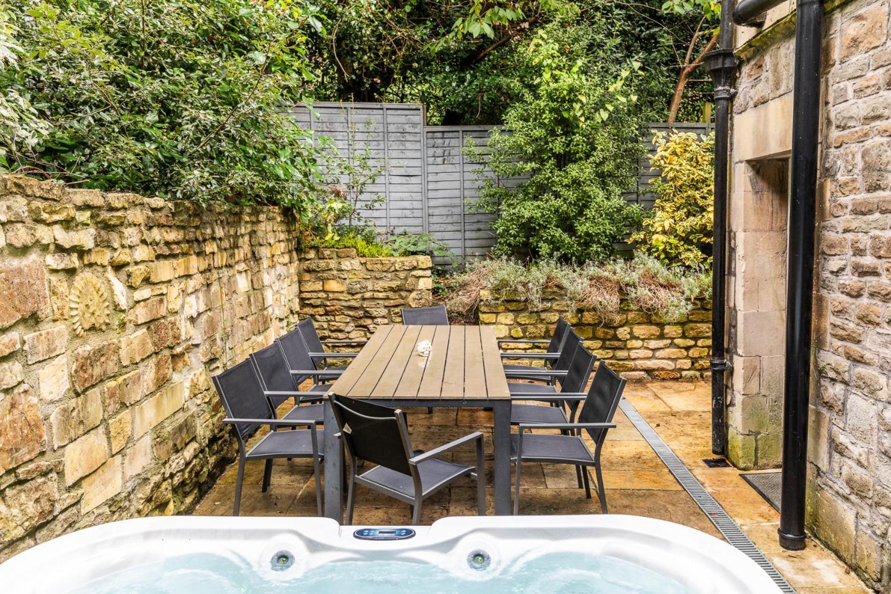 Locksbrook Lodge - Hot Tub - Spacious Outdoor Space Bath Exterior photo