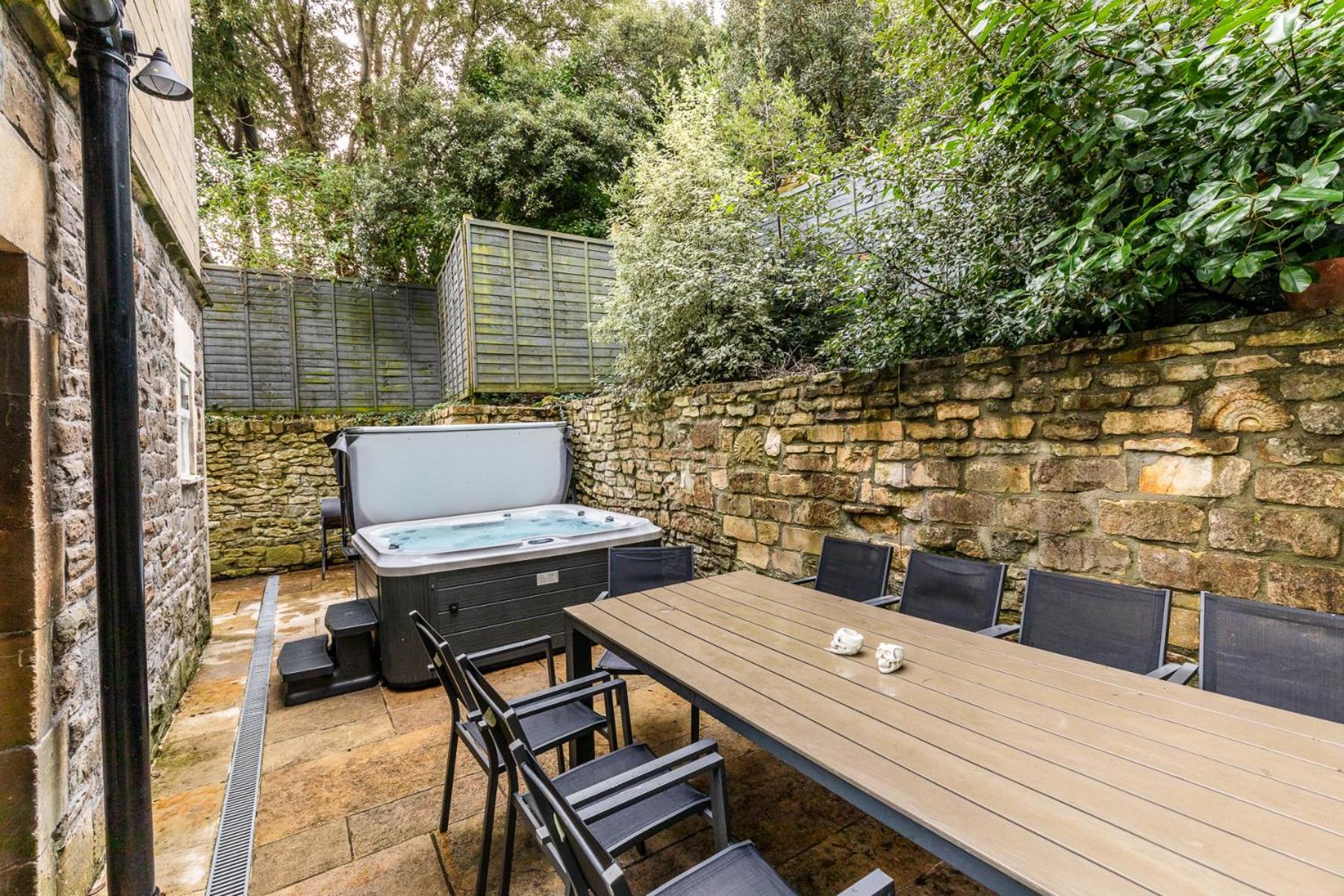 Locksbrook Lodge - Hot Tub - Spacious Outdoor Space Bath Exterior photo